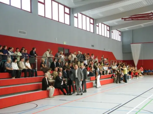 001-Feierliche Übergabe der neuen Halle