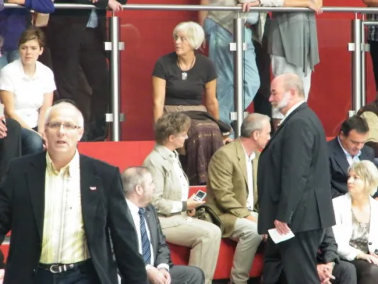 001-Feierliche Übergabe der neuen Halle