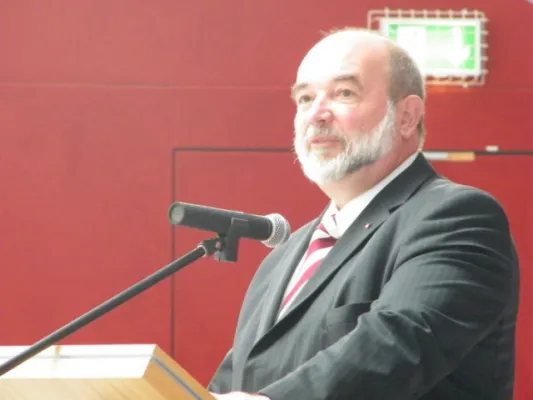 001-Feierliche Übergabe der neuen Halle