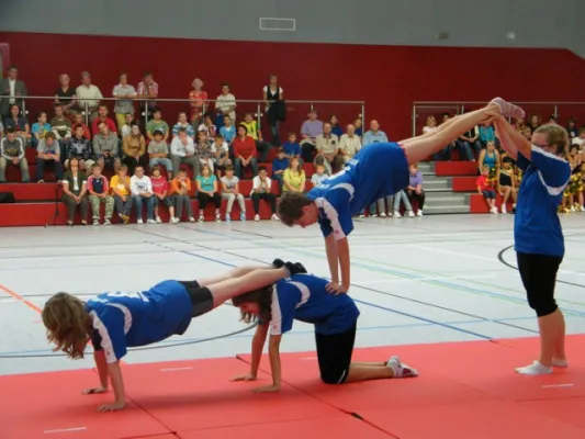 001-Feierliche Übergabe der neuen Halle