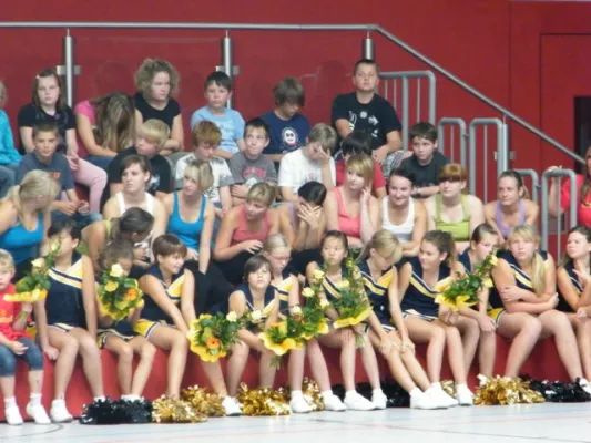 001-Feierliche Übergabe der neuen Halle