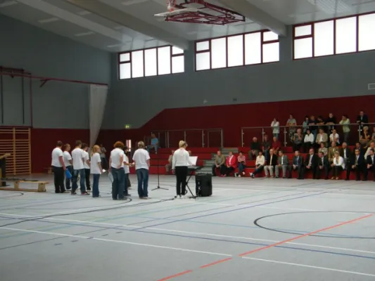 001-Feierliche Übergabe der neuen Halle