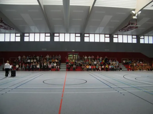 001-Feierliche Übergabe der neuen Halle