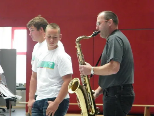 001-Feierliche Übergabe der neuen Halle