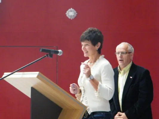 001-Feierliche Übergabe der neuen Halle