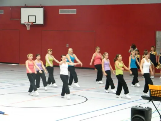 001-Feierliche Übergabe der neuen Halle