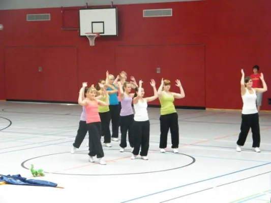 001-Feierliche Übergabe der neuen Halle