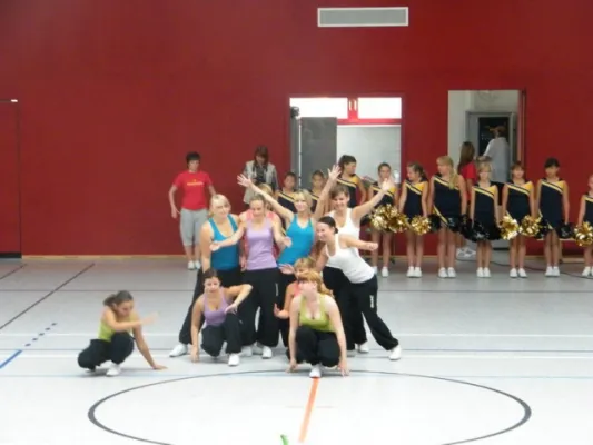 001-Feierliche Übergabe der neuen Halle