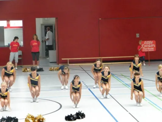 001-Feierliche Übergabe der neuen Halle