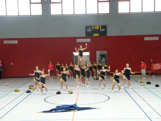 001-Feierliche Übergabe der neuen Halle