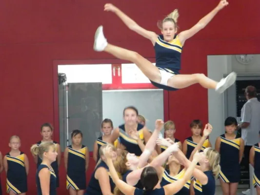 001-Feierliche Übergabe der neuen Halle