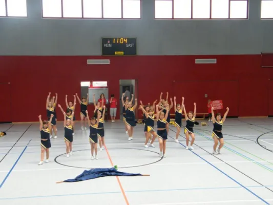 001-Feierliche Übergabe der neuen Halle