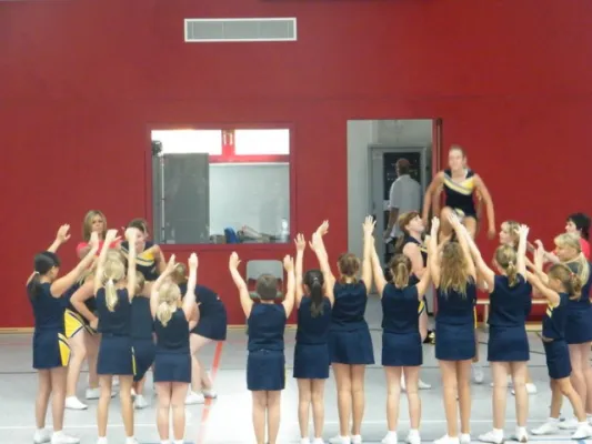 001-Feierliche Übergabe der neuen Halle