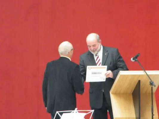 001-Feierliche Übergabe der neuen Halle