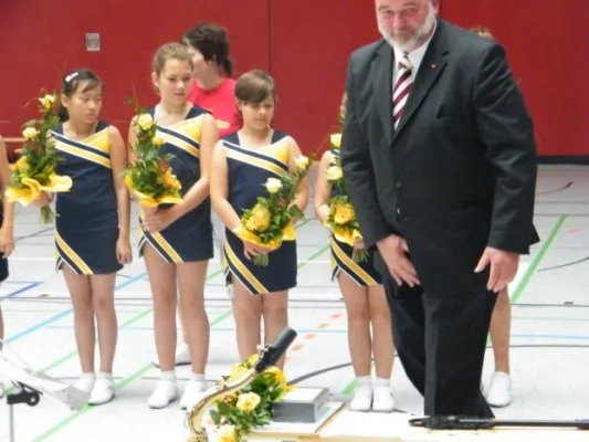 001-Feierliche Übergabe der neuen Halle