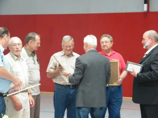 001-Feierliche Übergabe der neuen Halle