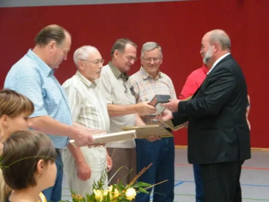 001-Feierliche Übergabe der neuen Halle