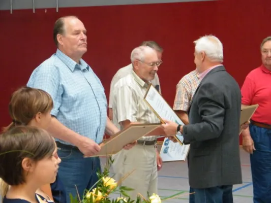 001-Feierliche Übergabe der neuen Halle