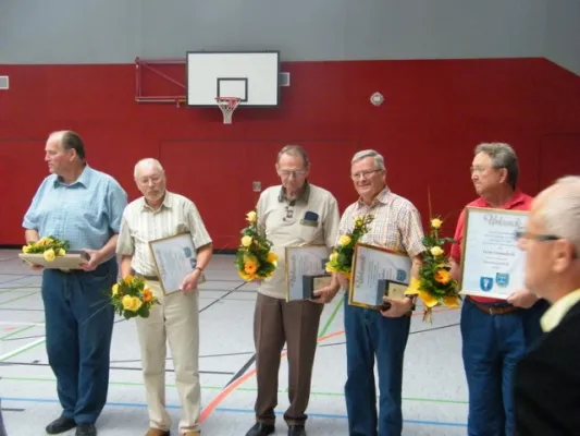 001-Feierliche Übergabe der neuen Halle