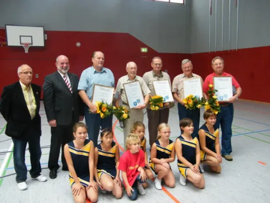 001-Feierliche Übergabe der neuen Halle