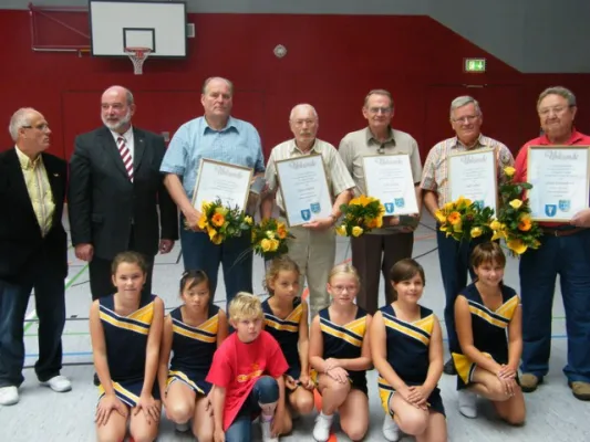 001-Feierliche Übergabe der neuen Halle