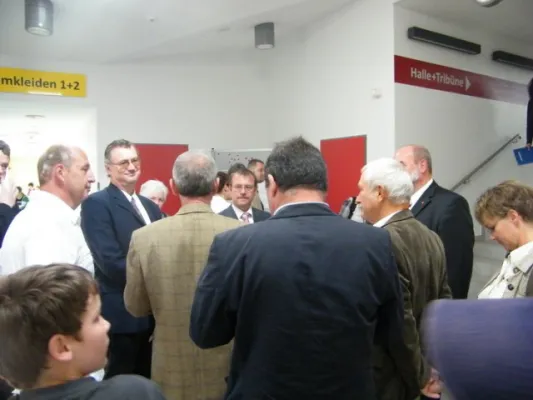 001-Feierliche Übergabe der neuen Halle