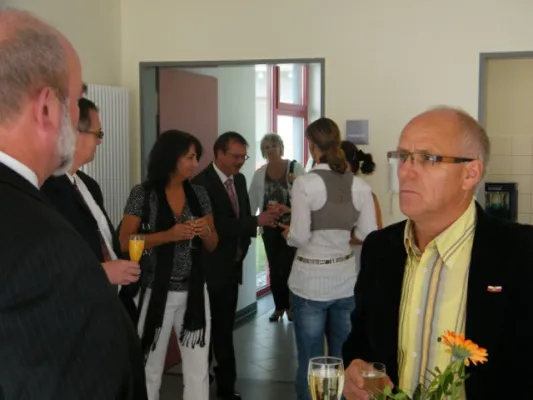 001-Feierliche Übergabe der neuen Halle