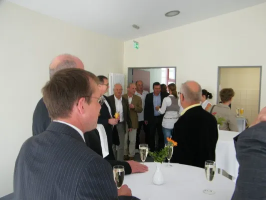 001-Feierliche Übergabe der neuen Halle