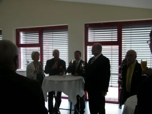 001-Feierliche Übergabe der neuen Halle