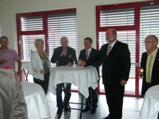 001-Feierliche Übergabe der neuen Halle