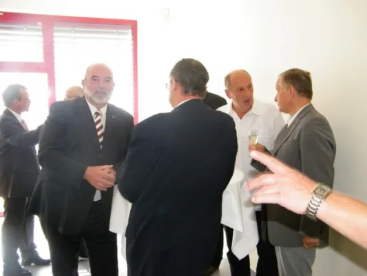 001-Feierliche Übergabe der neuen Halle