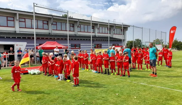 Fußballcamp mit Guido Buchwald