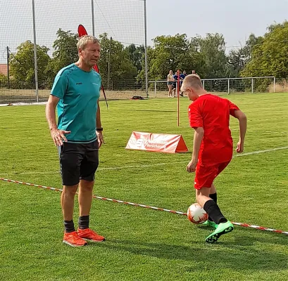 Fußballcamp mit Guido Buchwald
