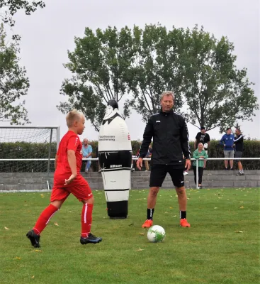 Fußballcamp mit Guido Buchwald